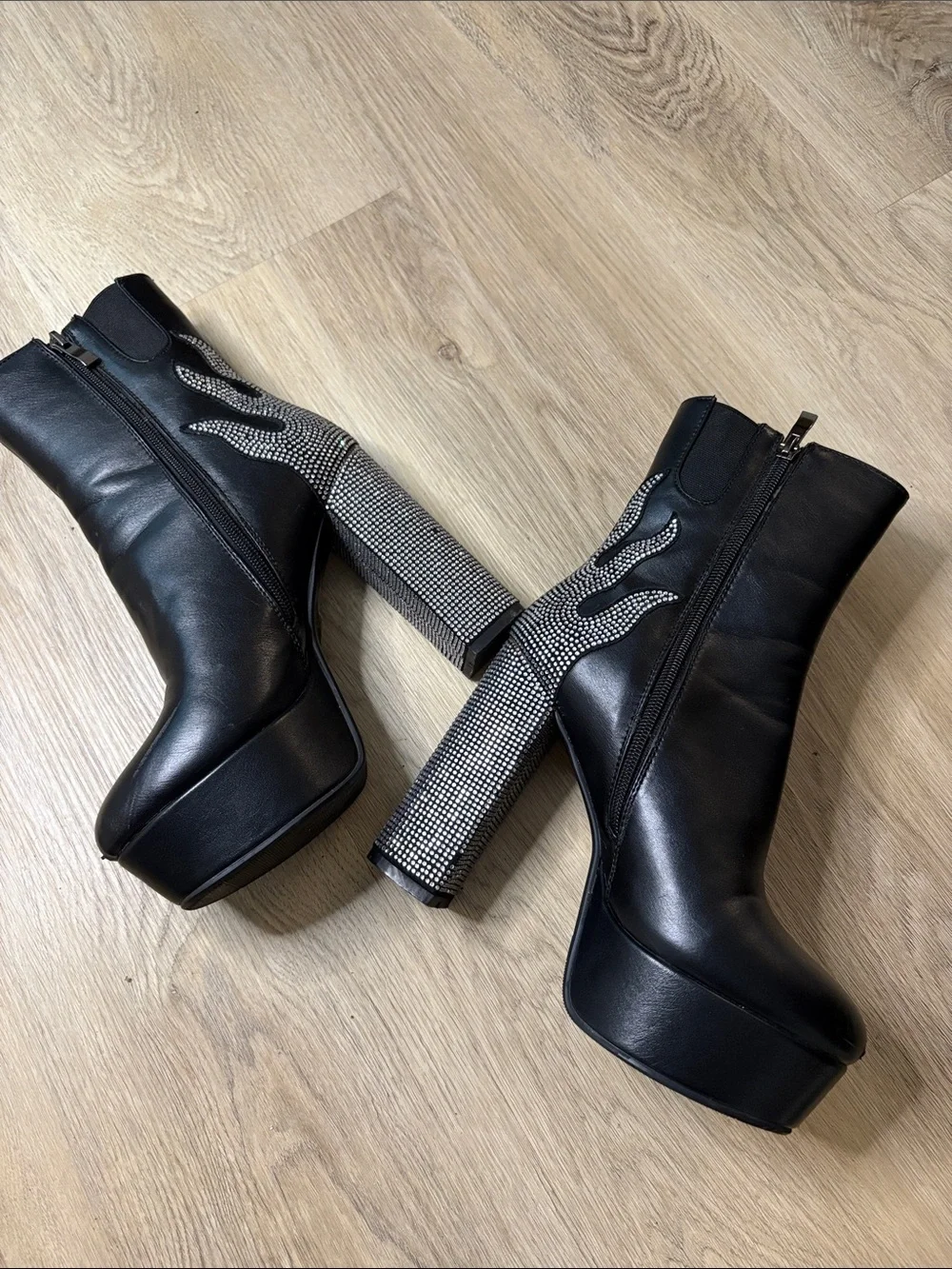 Azalea Wang dolls kill Black Platform Boots Rhinestone Flame Detail 7.5 flashy